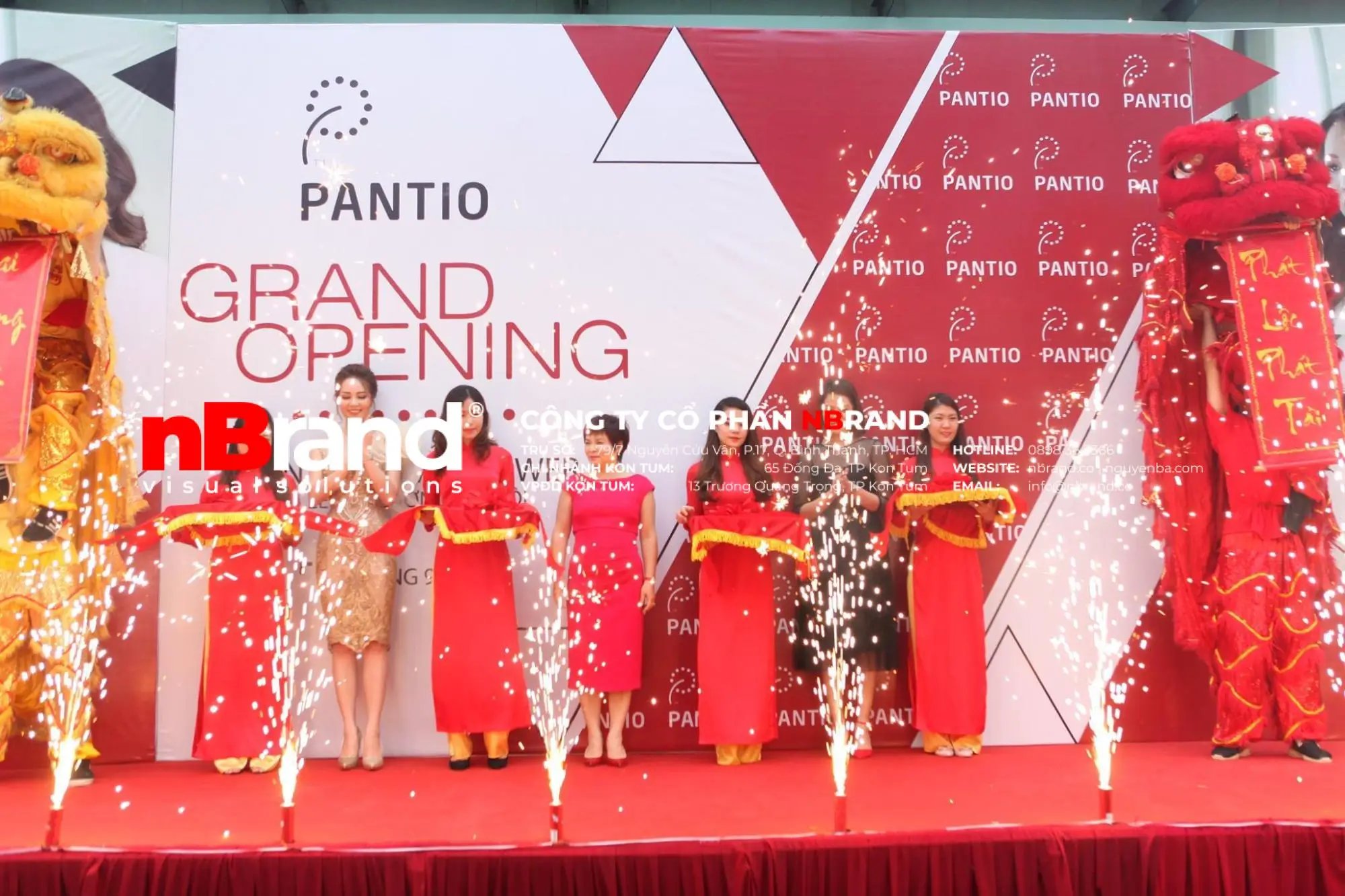 Tổ chức sự kiện
