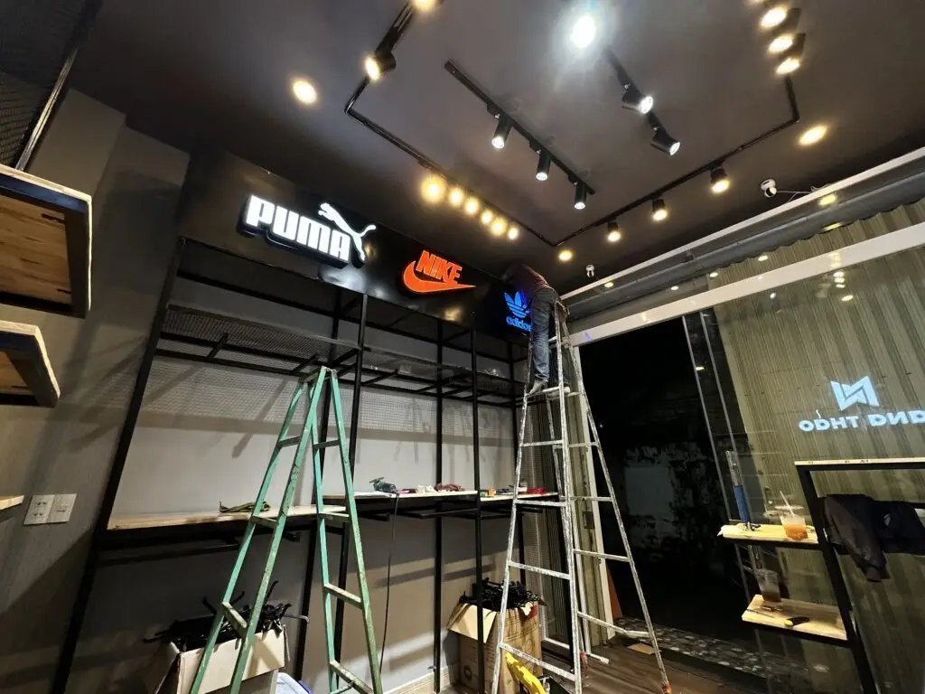 Trọn gói thi công nội thất bảng hiệu shop hàng xách tay Úc - NANA THẢO AUTHENTIC IMG 0460