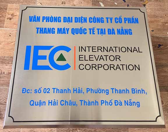 Chuyên gia công các loại bảng hiệu inox bằng phương pháp ăn mòn hoá chất 1672220829 644 Gia Cong Cac Loai Bien Inox Bang Phuong Phap An