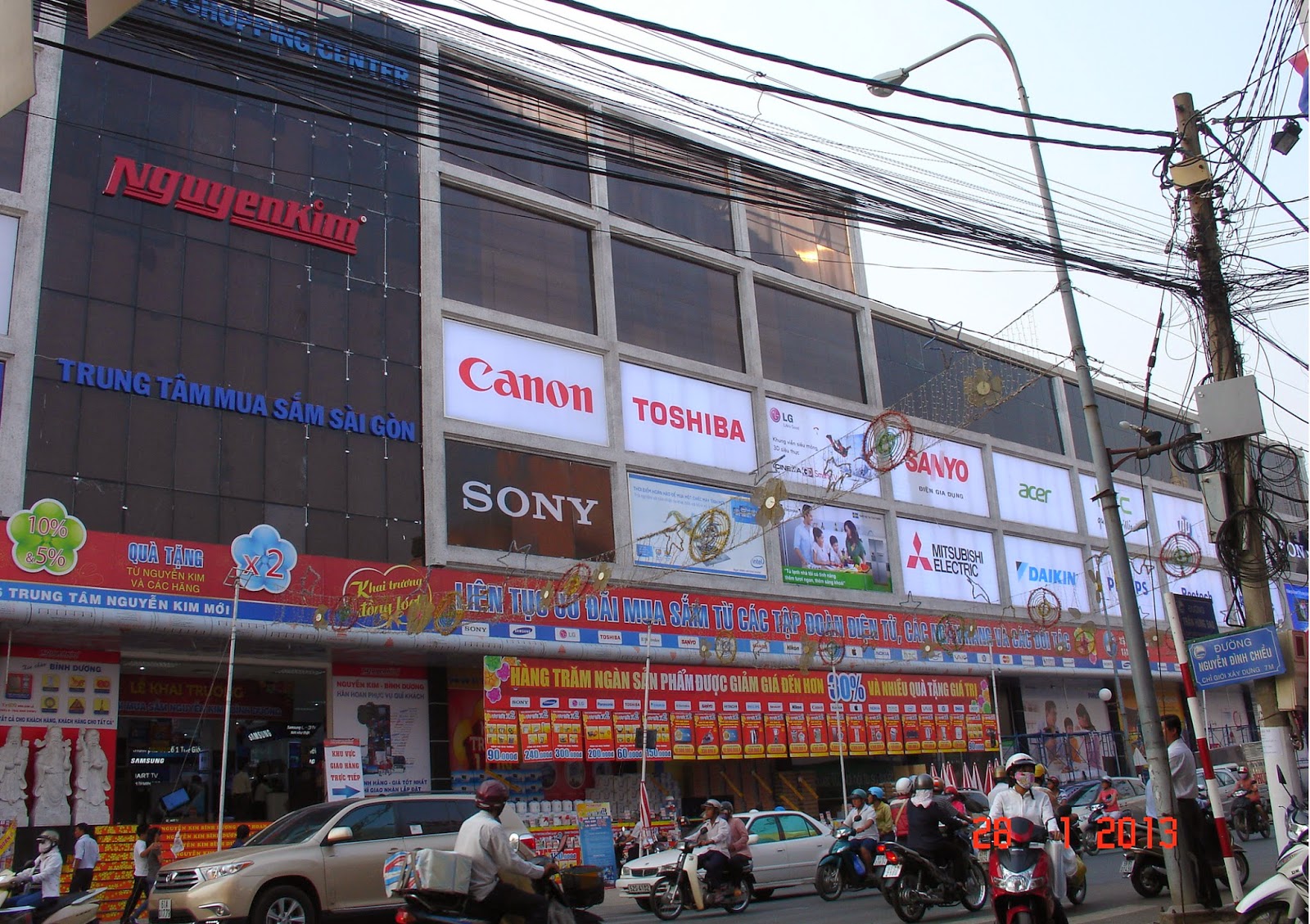 Nhà thầu thi công bảng hiệu quảng cáo tại Kon Tum Nha Thau Thi Cong Tron Goi Bien Bang Hieu Quang