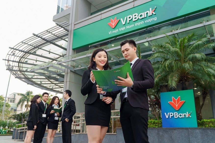 Bảng quảng cáo lập kỷ lục Việt Nam có hơn 10.000 tên nhân viên của VP Bank
