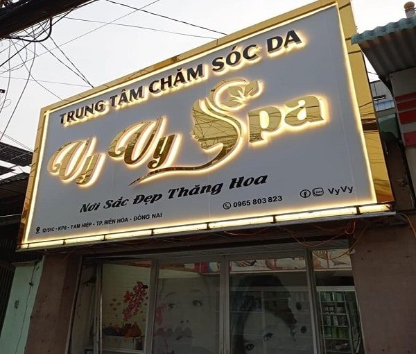 Bảng hiệu cũ kỹ, xuống cấp? Chúng tôi sẽ giúp bạn làm mới không gian kinh doanh! 1 mau bien quang cao spa dep thu hut khach hang nhat