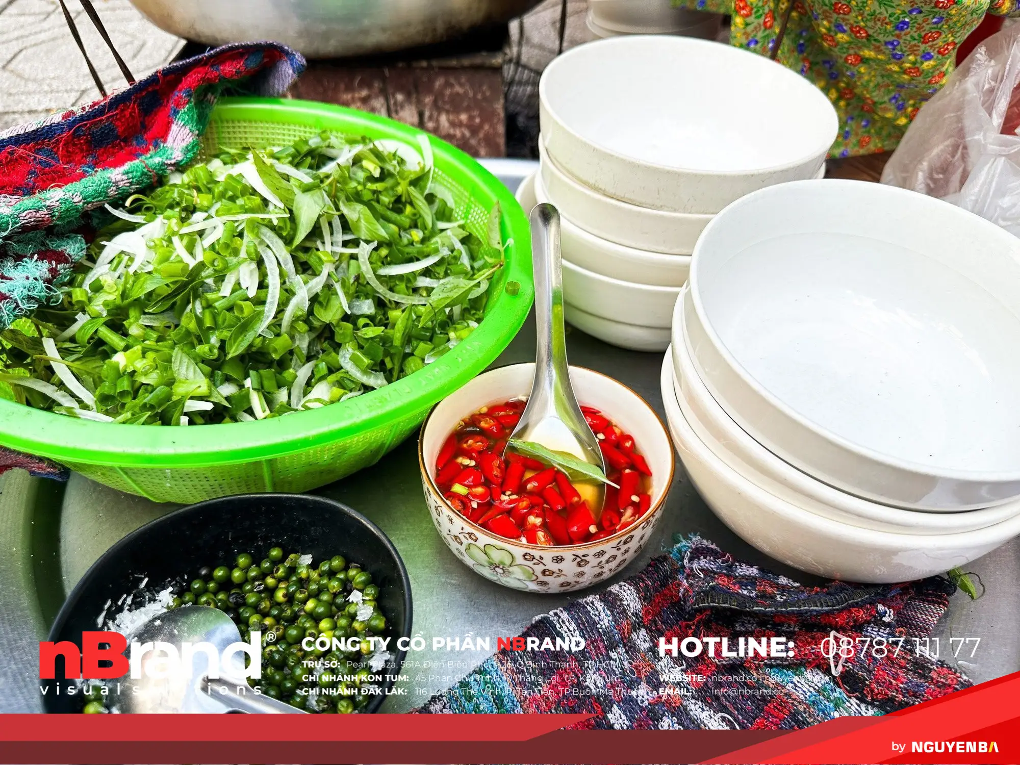 Gánh cháo bò vỉa hè Đông Hà, nắng bán mưa nghỉ nhưng tồn tại những 20 năm - Ảnh 4.