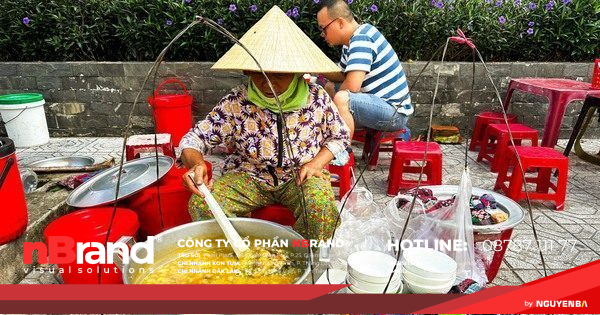 Gánh cháo bò hơn 20 năm ở vỉa hè: Đến trễ khách vẫn vui vẻ ăn... cháo không 7 16965870132371362781232 114 0 1161 2000 crop 16965874198041929819470