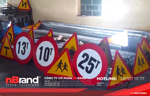 Biển báo giao thông phản quang 10 Thi công bảng báo giao thông phản quang tại Kon Tum