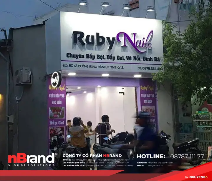 Trọn gói bảng hiệu nội thất tiệm Nails tại Kon Tum Mau bang hieu tiem nail dep