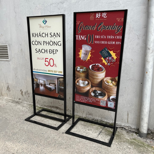 Standee chân sắt Standee sat