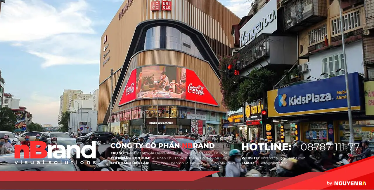 Quảng cáo cho siêu thị và trung tâm thương mại 17 Quảng cáo cho siêu thị và trung tâm thương mại quang cao man hinh led tai tttm vincom.jpg
