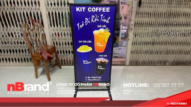 50 Mẫu Bảng Hiệu Ly Trà Sữa Đứng Đẹp Ngất Ngây 2023 tại Kon Tum 13 biển hiệu trà sữa đứng