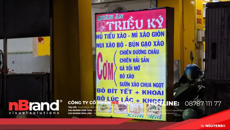 bang-hieu-quan-com-16-780x440-1 biển bạt đứng có đèn