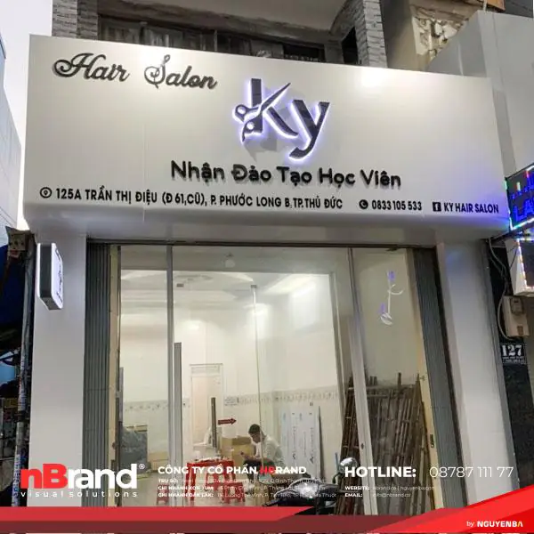 bang-hieu-salon-toc-nam-nu-3-600x600-1 30+ Mẫu Bảng Hiệu Salon Tóc Nam Nữ Đẹp Quyến Rũ Nhất 2024