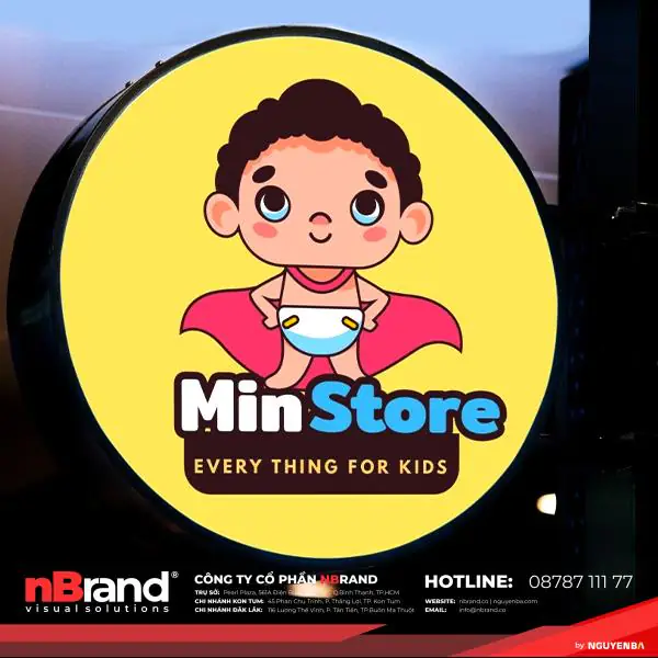 bang-hieu-shop-quan-ao-thoi-trang-tre-em-8-600x600-1 Bảng Hiệu Shop Thời Trang Quần Áo Trẻ Em - 100 Mẫu Đẹp Nhất Năm