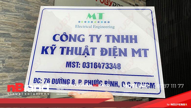 Bảng hiệu công ty bằng mica đẹp 1