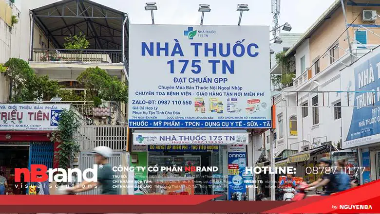 mau-bien-quang-cao-in-bat-dung-9-780x440-1 Biển Quảng Cáo in Bạt Đứng 9